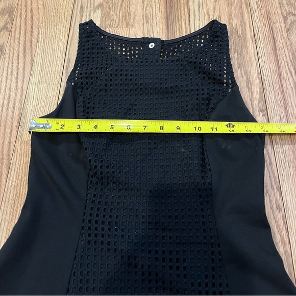 GUESS Black Sleeveless Top- size Small - Picture 8 of 10